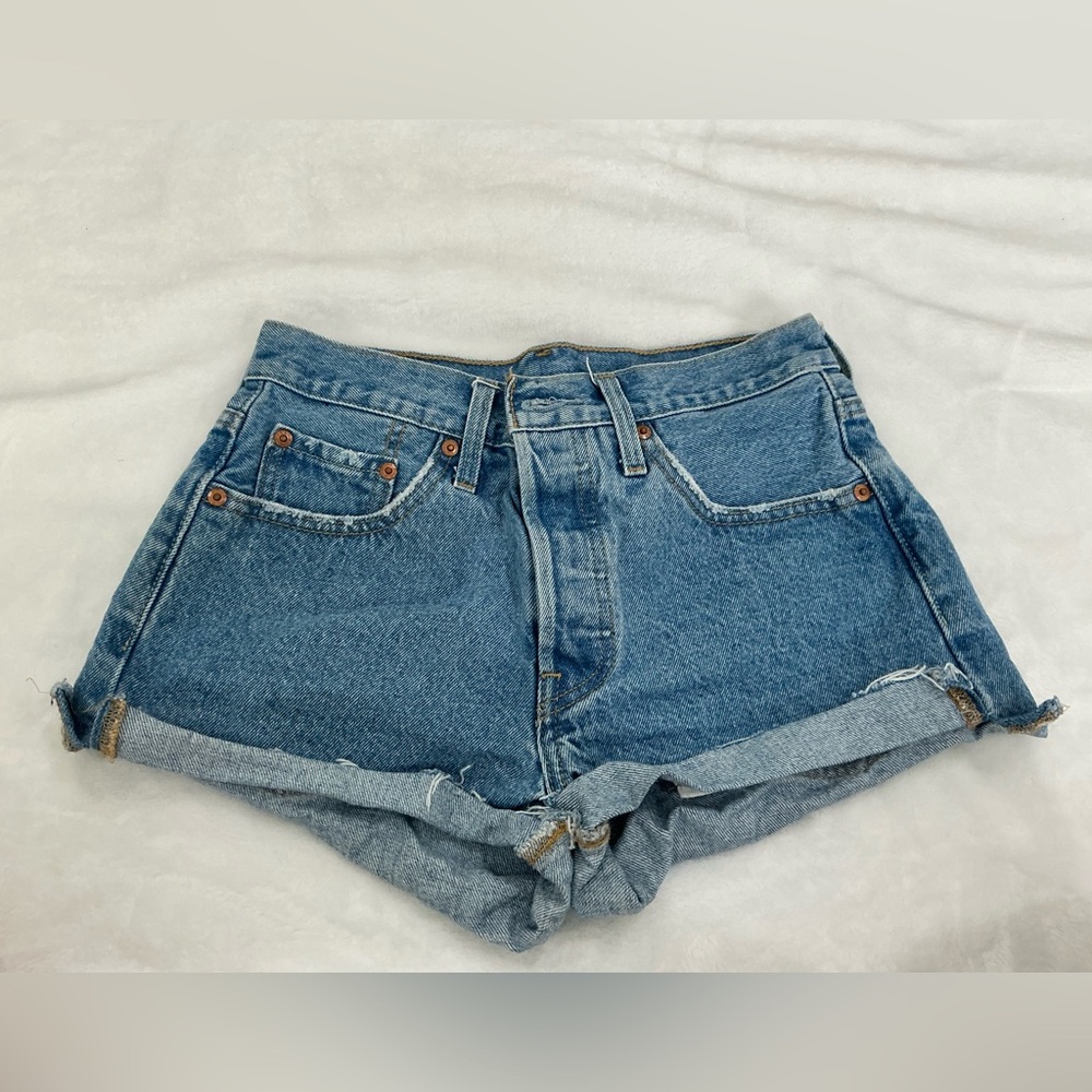 Levi’s 501 denim shorts cuffed 25
